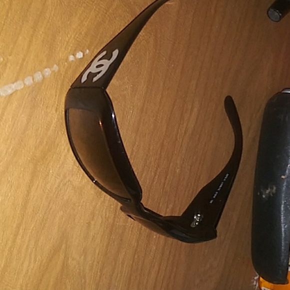 Womans Chanel Sunglasses - Picture 1 of 4